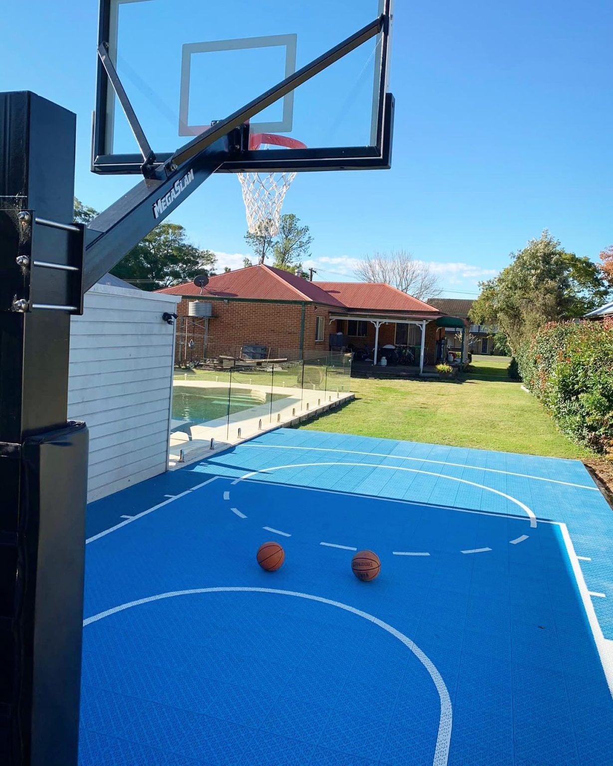 Outdoor Sport Floor Tiles - วัสดุปูพื้นสนามบาสเก็ตบอลแบบพกพาชนิดอัจฉริยะ ระบบเชื่อมต่อ PP แผ่นพลาสติกสำหรับปูพื้นบาสเก็ตบอลชั่วคราวกลางแจ้ง