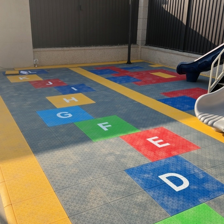 Outdoor Sport Floor Tiles - กระเบื้องปูพื้นสนามบาสเก็ตบอลแบบเคลื่อนย้ายได้ PP ชนิดประกบกันได้ ติดตั้งง่าย สำหรับใช้งานกลางแจ้ง
